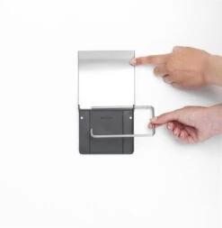 Brabantia ReNew WC Rolhouder - Met Klep - Brilliant Steel -Merkloos Verkoop 1171x1200 1