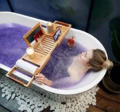 RelaxTub® Badplank - Badplank Voor In Bad - Badrek - Verstelbaar - Anti Slip - Badplank Bamboe - Badplank Hout - Badrekje Inclusief Boekenhouder, Tablethouder & Spiegel 12 RelaxTub® Badplank - Badplank Voor In Bad - Badrek - Verstelbaar - Anti Slip - Badplank Bamboe - Badplank Hout - Badrekje Inclusief Boekenhouder, Tablethouder & Spiegel -Merkloos Verkoop 1200x1117 4