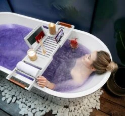 RelaxTub® Badplank - Badplank Voor In Bad - Badrek - Verstelbaar - Anti Slip - Badplank Wit - Badplank Hout - Badrekje Inclusief Boekenhouder, Tablethouder & Spiegel -Merkloos Verkoop 1200x1117 5