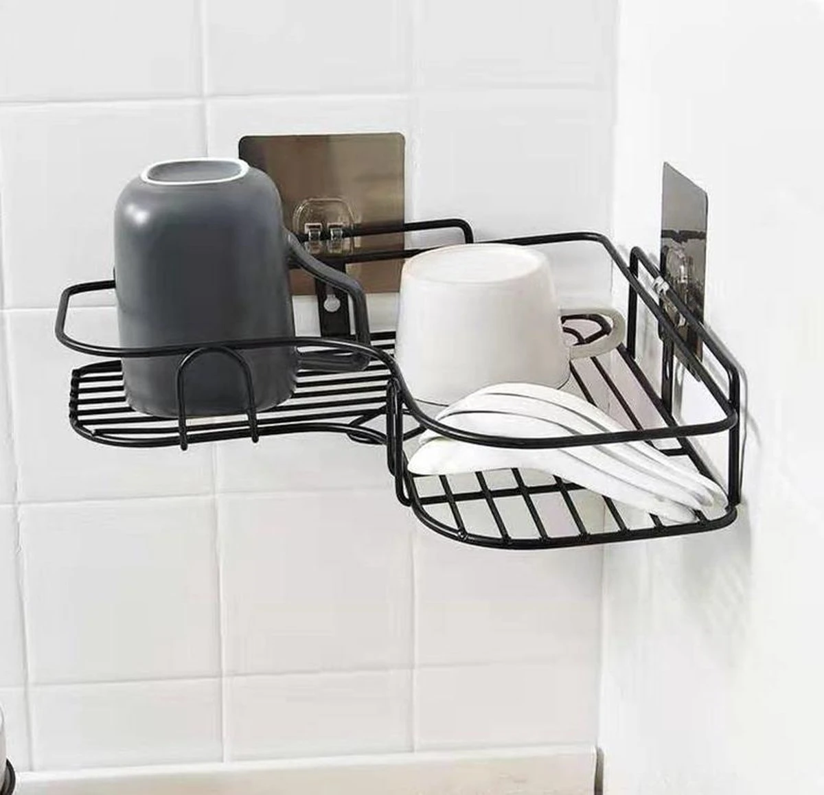 HomeBasics Zelfklevend Doucherek | Zwart | Zonder Boren | Doucherek Met Zuignap | Zuignappen | Doucherek Hoek | Badrek | Douchemandje | Keukenrek | Specerijenrek | Kruidenrek 4 HomeBasics Zelfklevend Doucherek | Zwart | Zonder Boren | Doucherek Met Zuignap | Zuignappen | Doucherek Hoek | Badrek | Douchemandje | Keukenrek | Specerijenrek | Kruidenrek - Afbeelding 4