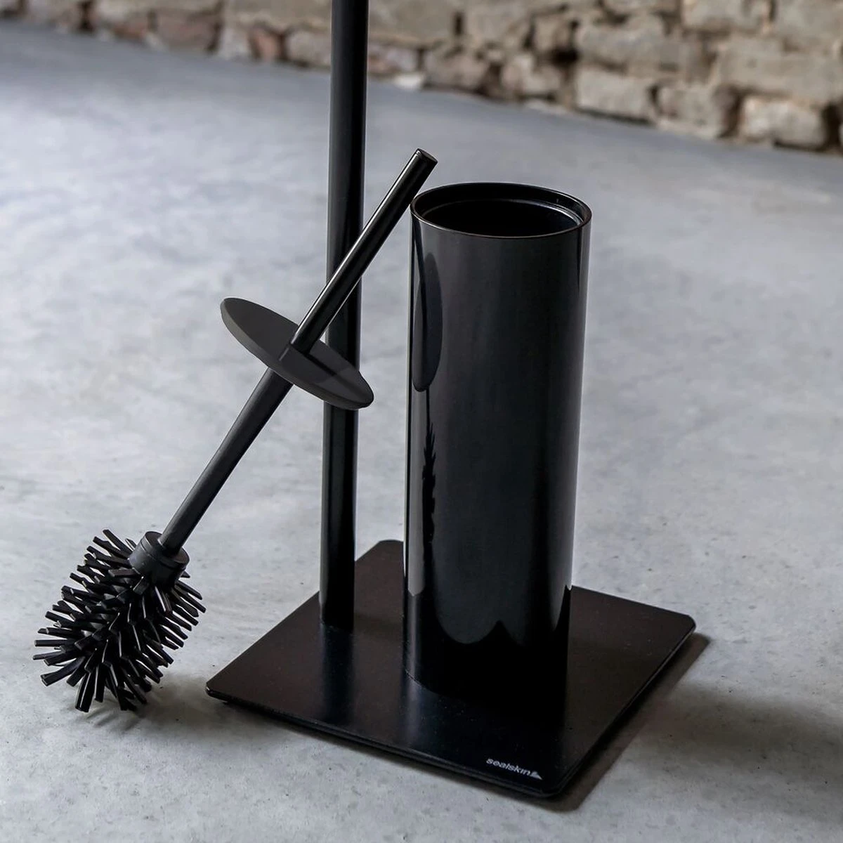 Sealskin Tube - Toiletbutler - Toiletrolhouder - Toiletborstel Met Houder - Vrijstaand - Zwart 8 Sealskin Tube - Toiletbutler - Toiletrolhouder - Toiletborstel Met Houder - Vrijstaand - Zwart - Afbeelding 8
