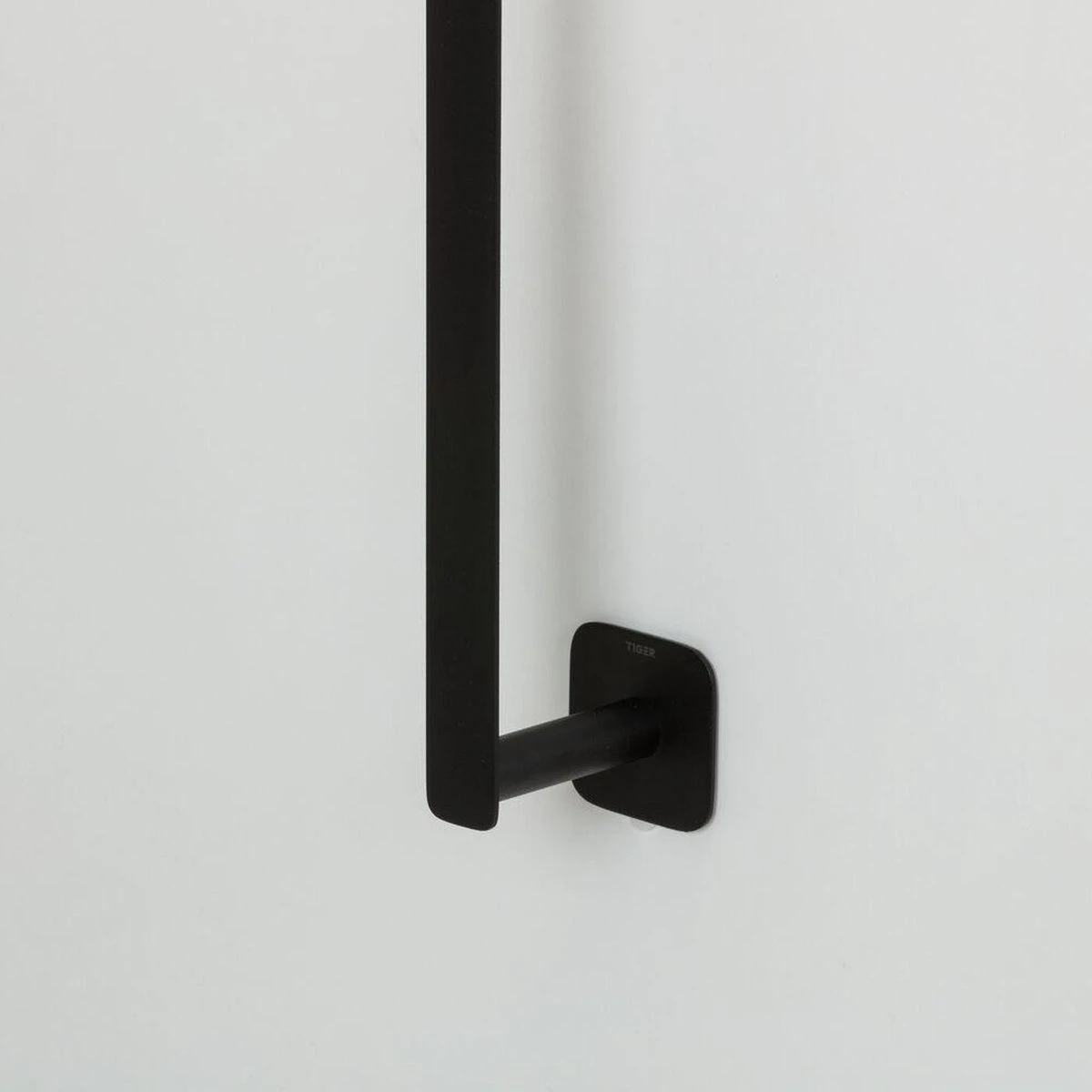 Tiger Colar - Reserverolhouder - Zwart 4 Tiger Colar - Reserverolhouder - Zwart - Afbeelding 4