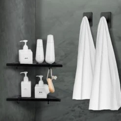 Dubbele Doucherek Zwart Zonder Boren – Sterke Lijmbasis - Badkamer Rek – Hoek – Doucherekjes – Incl. Schroeven – Incl. 2 Haken 13 Dubbele Doucherek Zwart Zonder Boren – Sterke Lijmbasis - Badkamer Rek – Hoek – Doucherekjes – Incl. Schroeven – Incl. 2 Haken -Merkloos Verkoop 1200x1200 1440