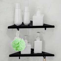 Dubbele Doucherek Zwart Zonder Boren – Sterke Lijmbasis - Badkamer Rek – Hoek – Doucherekjes – Incl. Schroeven – Incl. 2 Haken 16 Dubbele Doucherek Zwart Zonder Boren – Sterke Lijmbasis - Badkamer Rek – Hoek – Doucherekjes – Incl. Schroeven – Incl. 2 Haken -Merkloos Verkoop 1200x1200 1442