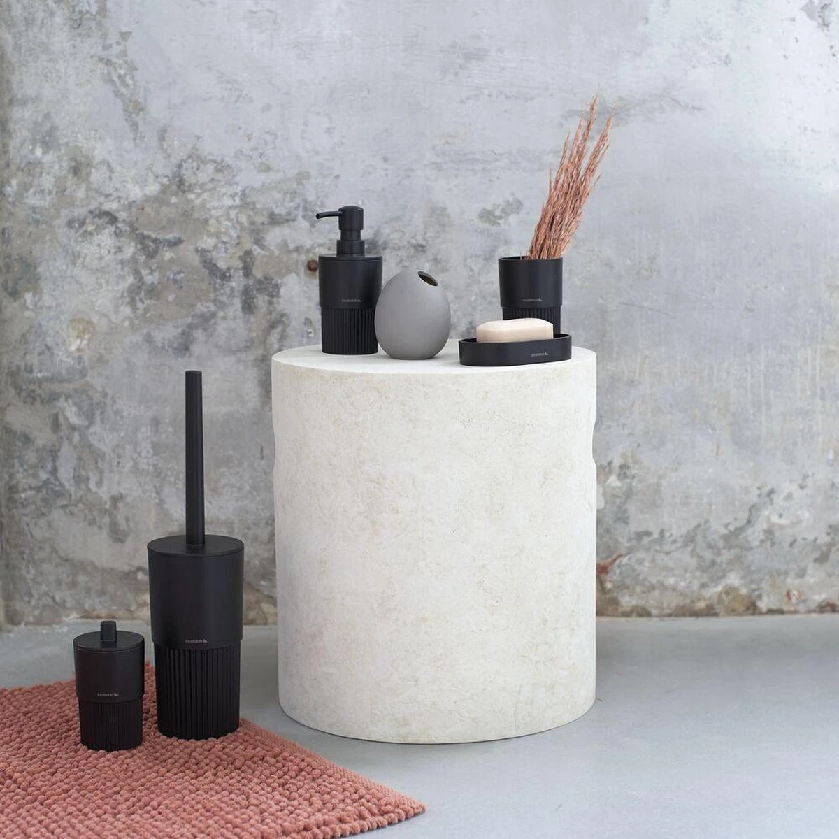 Sealskin Brave Tandenborstelbeker Vrijstaand - Zwart 10 Sealskin Brave Tandenborstelbeker Vrijstaand - Zwart - Afbeelding 10