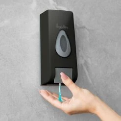 Vog&Arths - Zeepdispenser Wandmontage - Hangend Zeeppompje Muur - Zwart - Mechanische Zeep Pomp - 350ML - Zonder Batterijen! 8 Vog&Arths - Zeepdispenser Wandmontage - Hangend Zeeppompje Muur - Zwart - Mechanische Zeep Pomp - 350ML - Zonder Batterijen! -Merkloos Verkoop 1200x1200 1928