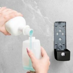 Vog&Arths - Zeepdispenser Wandmontage - Hangend Zeeppompje Muur - Zwart - Mechanische Zeep Pomp - 350ML - Zonder Batterijen! 11 Vog&Arths - Zeepdispenser Wandmontage - Hangend Zeeppompje Muur - Zwart - Mechanische Zeep Pomp - 350ML - Zonder Batterijen! -Merkloos Verkoop 1200x1200 1930