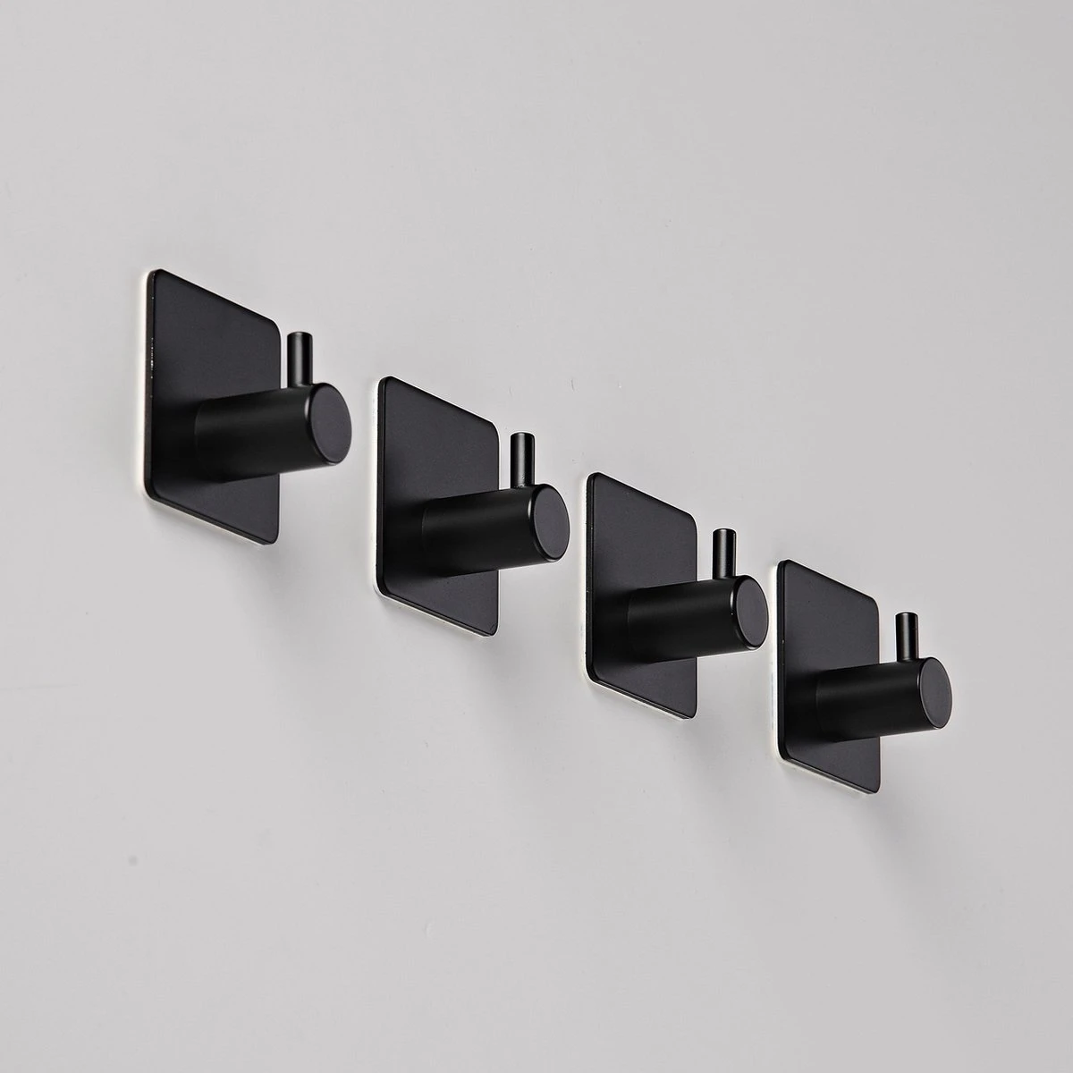 Handdoekhaakjes - Badkamer Zelfklevend – 4 Stuks – RVS - Zwart 3 Handdoekhaakjes - Badkamer Zelfklevend – 4 Stuks – RVS - Zwart - Afbeelding 3