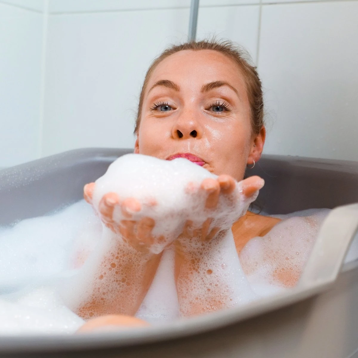 Zitbad Voor Volwassenen – 200L – Bath Bucket – Met Bruisballen – Grijs 6 Zitbad Voor Volwassenen – 200L – Bath Bucket – Met Bruisballen – Grijs - Afbeelding 6