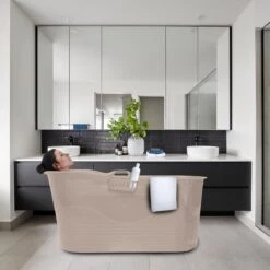 LIFEBATH - Zitbad Mira - Bath Bucket XL - 400L - Ligbad 122 Cm - Costa Rica Sand 7 LIFEBATH - Zitbad Mira - Bath Bucket XL - 400L - Ligbad 122 Cm - Costa Rica Sand -Merkloos Verkoop 1200x1200 2762