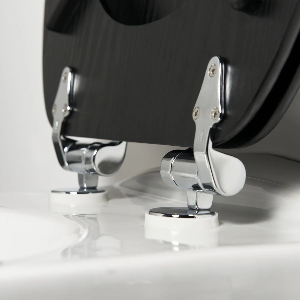 Tiger Blackwash - Toiletbril - WC Bril - MDF - Zwart 5 Tiger Blackwash - Toiletbril - WC Bril - MDF - Zwart - Afbeelding 5