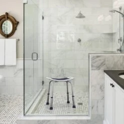 Sanicraft® Douchekruk - In Hoogte Verstelbaar - Douchekrukje - Roestvrij - 150kg Draagkracht - Comfortabel Zitkussen - Inclusief Douchekophouder, Handgrepen, Anti Slip Poten -Merkloos Verkoop 1200x1200 3490