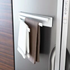 Yamazaki Magnetische Handdoek Hanger Keuken Zwart - Zwart - Ophangen Zonder Boren -Merkloos Verkoop 1200x1200 611