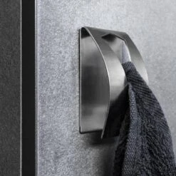 QUVIO Handdoek Houder RVS - Handdoek Of Theedoek Klem Met Plakstrip Voor In Keuken, Badkamer, Toilet Of Bijkeuken - Strak Design En Geen Schroeven Nodig - Staal - Klem - Theedoek 12 QUVIO Handdoek Houder RVS - Handdoek Of Theedoek Klem Met Plakstrip Voor In Keuken, Badkamer, Toilet Of Bijkeuken - Strak Design En Geen Schroeven Nodig - Staal - Klem - Theedoek -Merkloos Verkoop 1200x1200 774