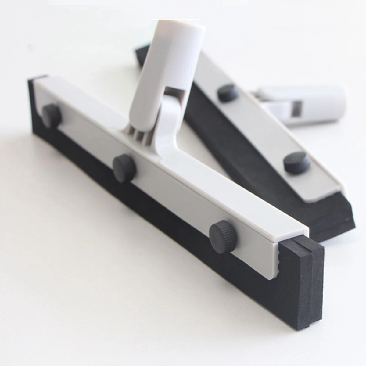 Chaton® Vloertrekker Lang Met Ophangsysteem - Afdraaibare Wisser - Douchewisser - Trekker Douche - Vloerwisser - Uitschuifbaar 70cm Tot 125cm 9 Chaton® Vloertrekker Lang Met Ophangsysteem - Afdraaibare Wisser - Douchewisser - Trekker Douche - Vloerwisser - Uitschuifbaar 70cm Tot 125cm - Afbeelding 9