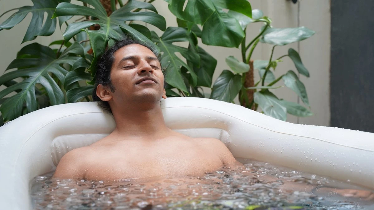 Tubble® Compact - Klein Opblaasbaar Ligbad 140 Cm Lang – Opvouwbaar Bad Voor Volwassenen Tot 170cm - IJsbad Wim Hof Methode - Zitbad - 200L 2 Tubble® Compact - Klein Opblaasbaar Ligbad 140 Cm Lang – Opvouwbaar Bad Voor Volwassenen Tot 170cm - IJsbad Wim Hof Methode - Zitbad - 200L - Afbeelding 2