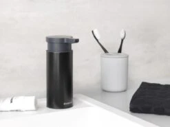 Brabantia Zeepdispenser - 200 Ml - Matt Black 13 Brabantia Zeepdispenser - 200 Ml - Matt Black -Merkloos Verkoop 1200x899 7