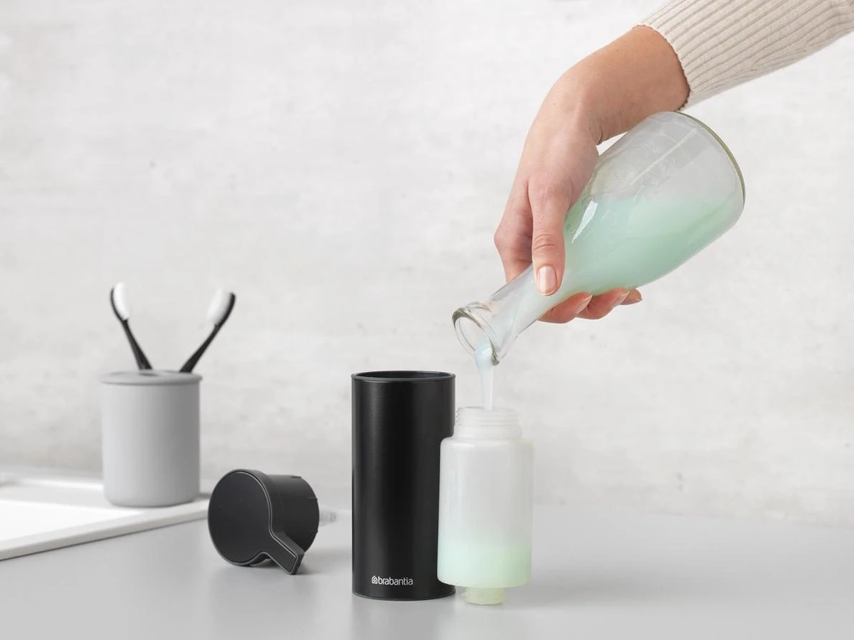 Brabantia Zeepdispenser - 200 Ml - Matt Black 4 Brabantia Zeepdispenser - 200 Ml - Matt Black - Afbeelding 4