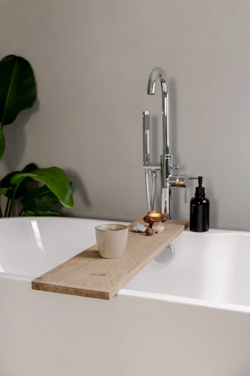 Badplank Eiken 80 Cm – Warm Eikenhout – Badplank Voor In Bad – Handgemaakt – Duurzaam En Sterk Hout – Sfeervol En Warme Uitstraling 3 Badplank Eiken 80 Cm – Warm Eikenhout – Badplank Voor In Bad – Handgemaakt – Duurzaam En Sterk Hout – Sfeervol En Warme Uitstraling - Afbeelding 3