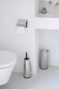 Brabantia ReNew WC Rolhouder - Met Klep - Brilliant Steel -Merkloos Verkoop 800x1200 7
