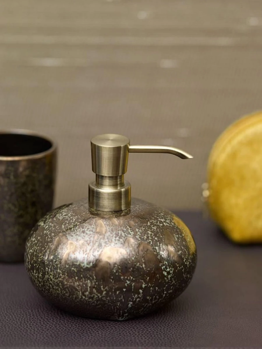 Aquanova Zeepdispenser - Ugo Vintage Bronze 854 - 500 Ml 2 Aquanova Zeepdispenser - Ugo Vintage Bronze 854 - 500 Ml - Afbeelding 2