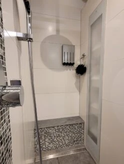 Aquathof, Zeepdispenser, RVS Kleur, 4 Kamer, 4 Reservoirs, 4x500ml, Hangend - Wandmontage -Merkloos Verkoop 906x1200