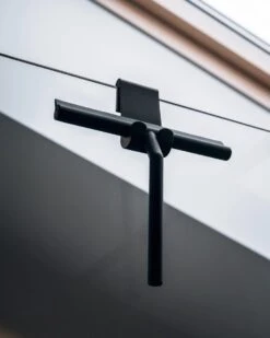 Douchewisser Zwart Met Ophangsysteem- Badkamer Accessoires- Raamwisser- Trekker Douche- Silicone- 21cm X 16cm 17 Douchewisser Zwart Met Ophangsysteem- Badkamer Accessoires- Raamwisser- Trekker Douche- Silicone- 21cm X 16cm -Merkloos Verkoop 959x1200